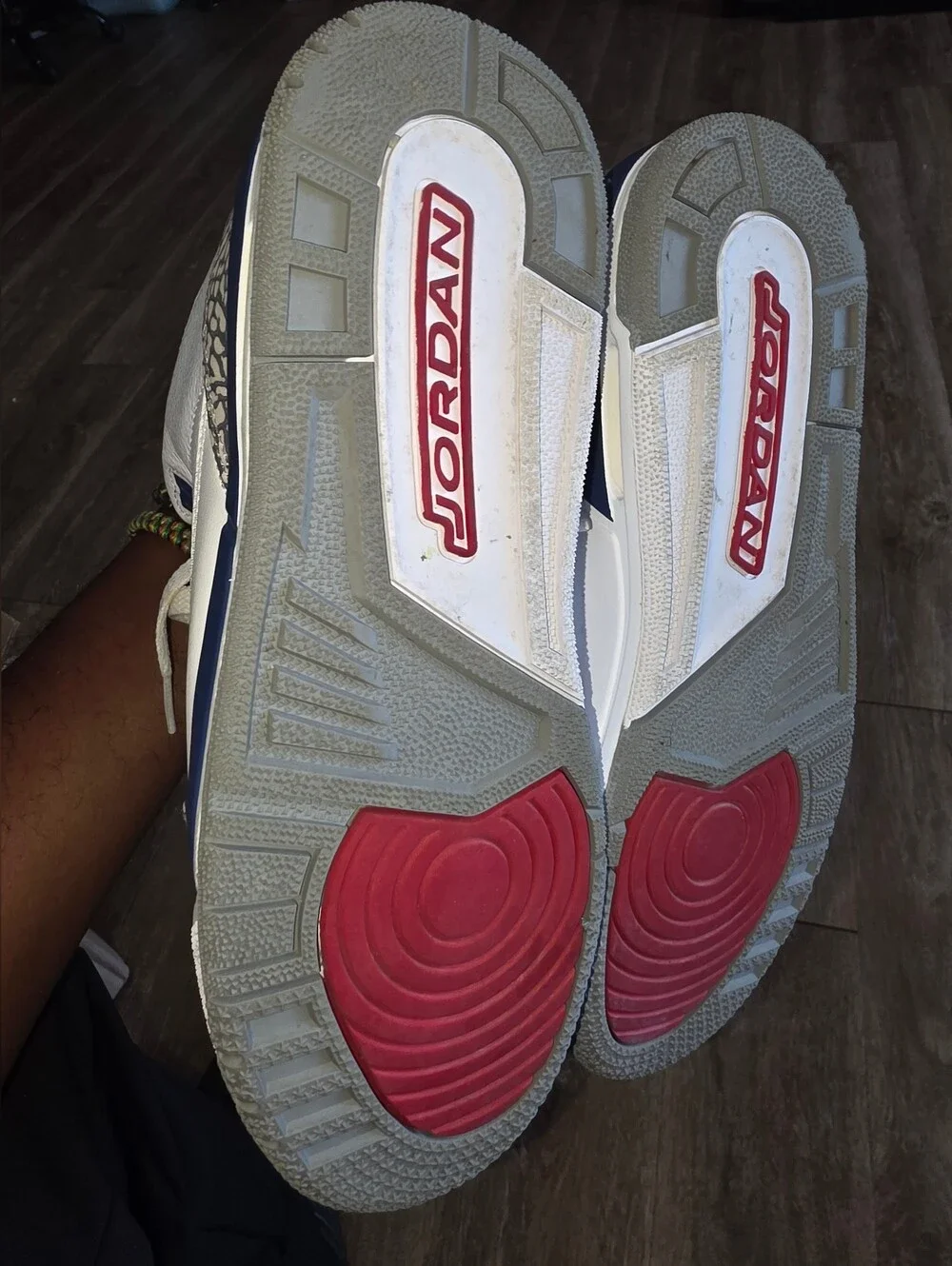 Used Size 7 Youth Jordan's Low Top Sneakers No Box In Great Condition
